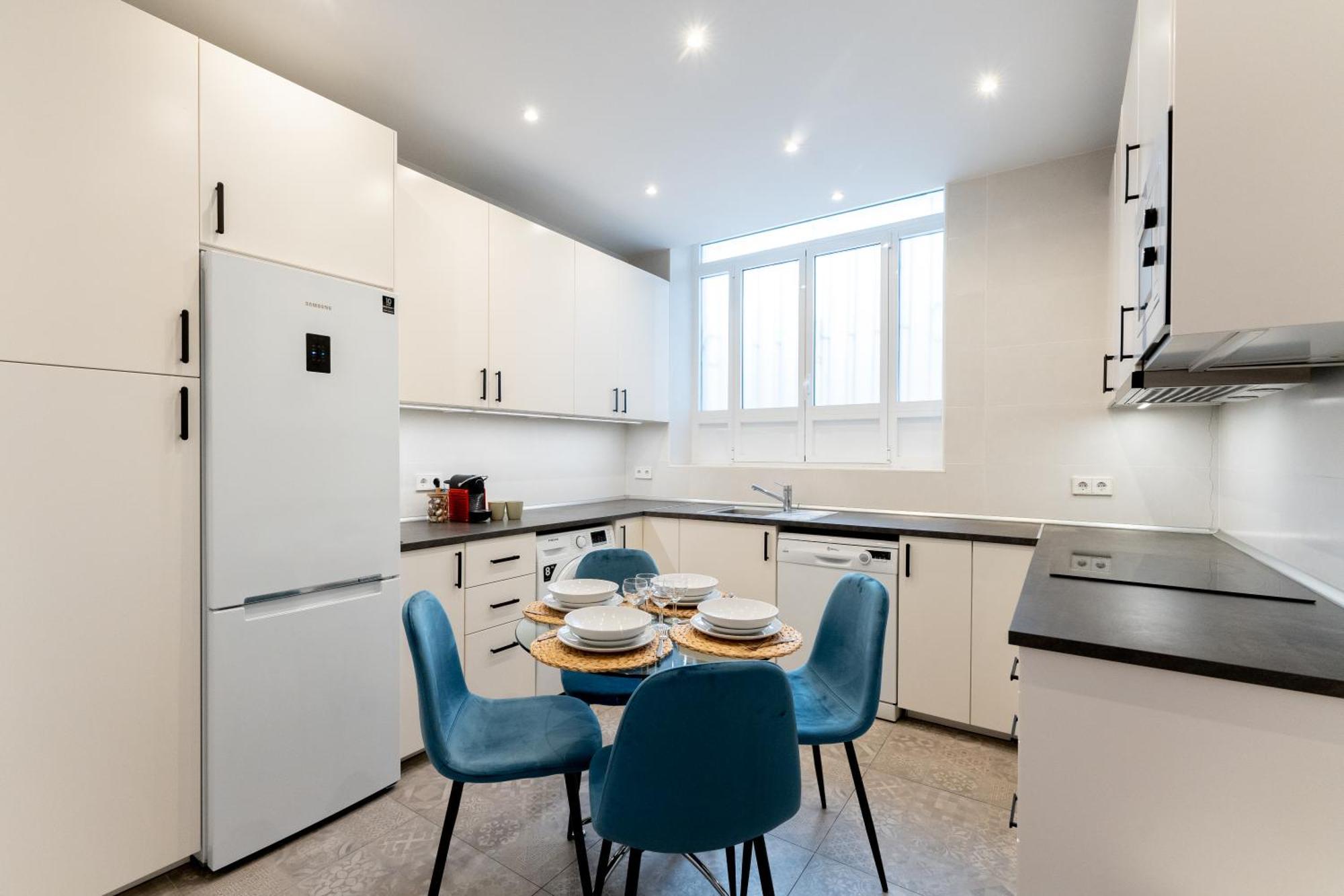 Luxe Apartment In Plaza De Espana Madri Exterior foto